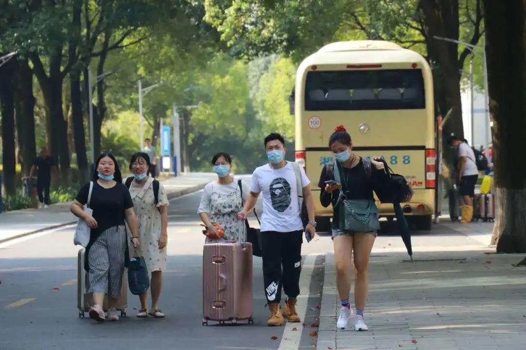 湖南保安服務,墻外高空清洗服務,湖南保利天創物業發展有限公司