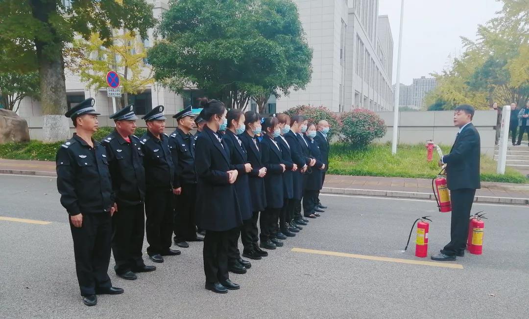 湖南保安服務,墻外高空清洗服務,湖南保利天創物業發展有限公司