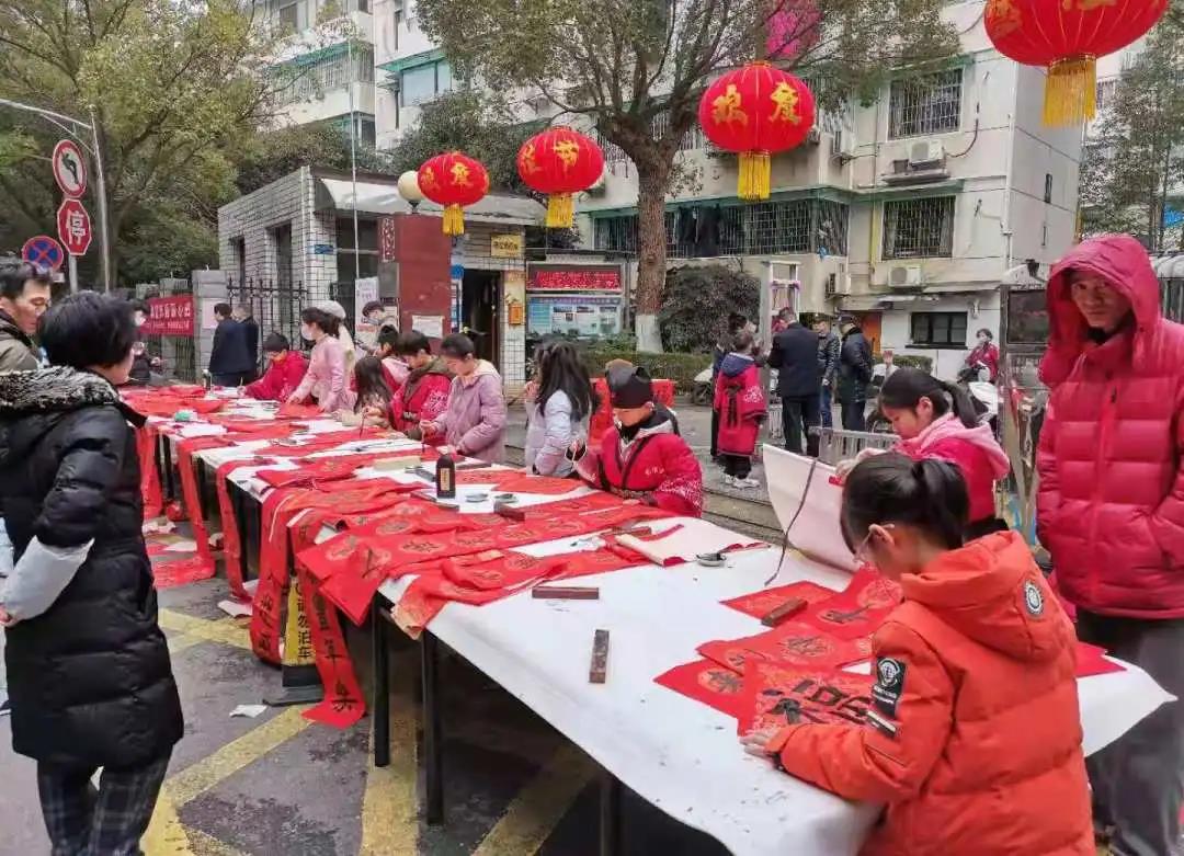 湖南保安服務,墻外高空清洗服務,湖南保利天創物業發展有限公司