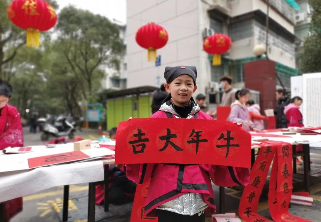 湖南保安服務,墻外高空清洗服務,湖南保利天創物業發展有限公司