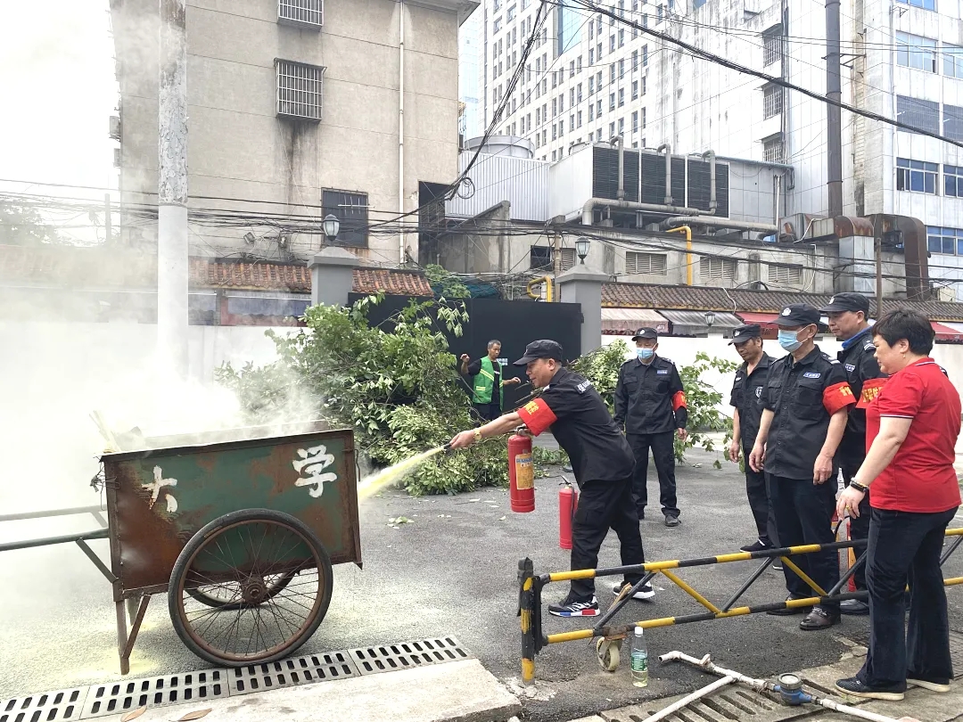 湖南保安服務,墻外高空清洗服務,湖南保利天創物業發展有限公司