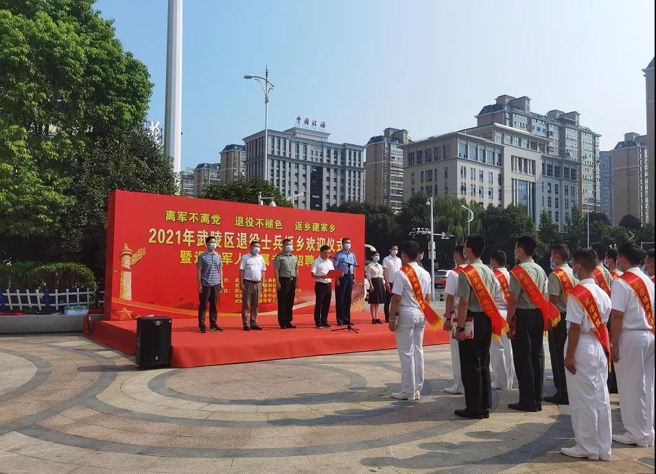 湖南保安服務,墻外高空清洗服務,湖南保利天創(chuàng)物業(yè)發(fā)展有限公司