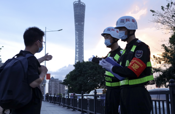 湖南保安服務(wù),墻外高空清洗服務(wù),湖南保利天創(chuàng)物業(yè)發(fā)展有限公司